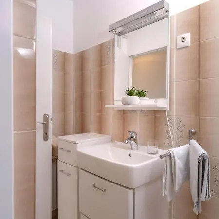 One Bedroom With Terrace 5 * 韦伯斯卡