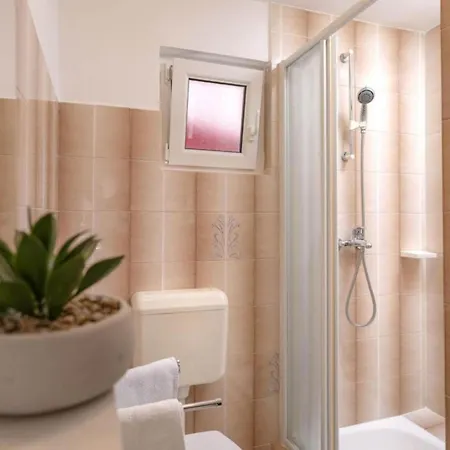 One Bedroom With Terrace 5 公寓 *